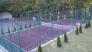 теннисный корт, Гостиница &laquo;Эрней Лаз&raquo;